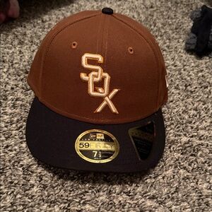 A frame white Sox hat